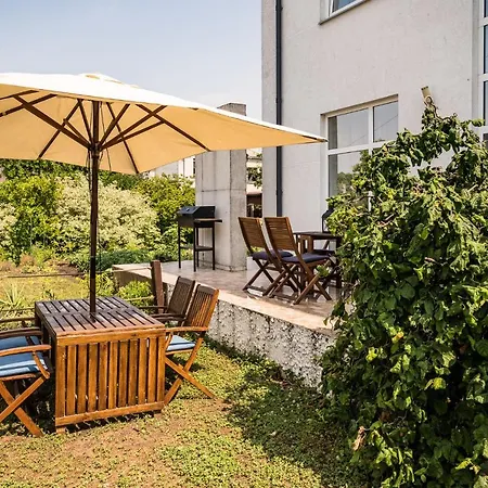Detached House - 10 Min Walk To The Beach, Garden, Bbq, 40insmarttv, Parking *