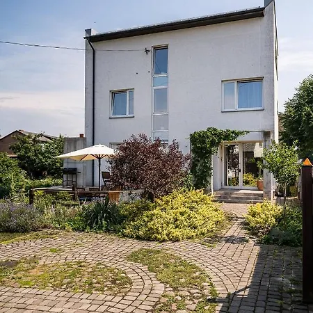 Detached House - 10 Min Walk To The Beach, Garden, Bbq, 40insmarttv, Parking 度假居 利耶帕亚