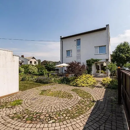 度假居 Detached House - 10 Min Walk To The Beach, Garden, Bbq, 40insmarttv, Parking
