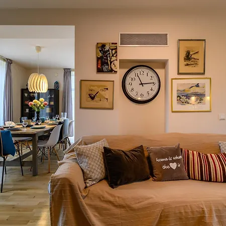 Detached House - 10 Min Walk To The Beach, Garden, Bbq, 40insmarttv, Parking 利耶帕亚