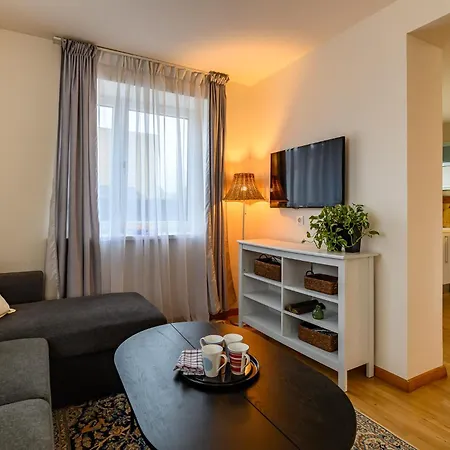 Detached House - 10 Min Walk To The Beach, Garden, Bbq, 40insmarttv, Parking 度假居 *