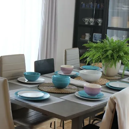 Detached House - 10 Min Walk To The Beach, Garden, Bbq, 40insmarttv, Parking 度假居 利耶帕亚